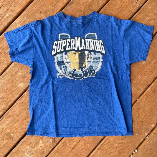 Supermanning T-shirt fits like boxy M