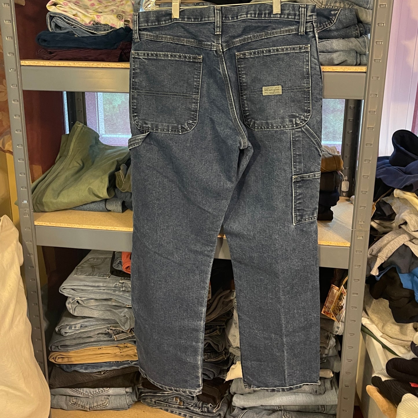 Wrangler Carpenters 34" x 29.5"