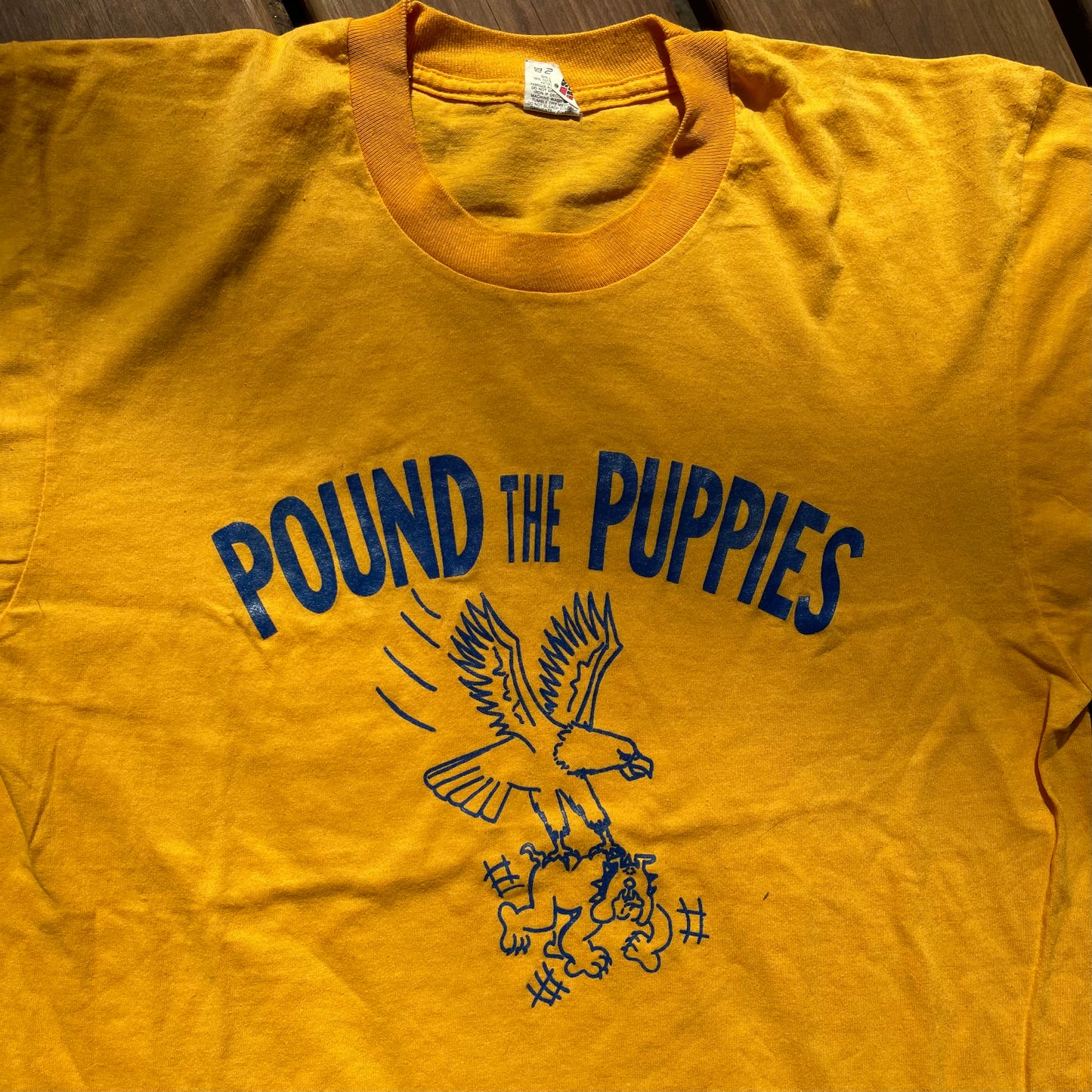 1980's Pound the Puppies Tshirt - L