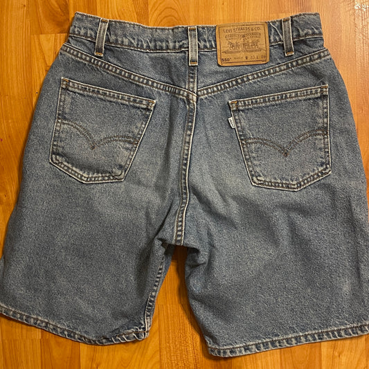 1990s White tab Levi 550 Jorts 32" x 9"