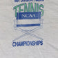 Camiseta del Campeonato de Tenis del Pacífico Colegiado de los 90 - Grande - 23.5" x 25"
