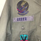 Camisa militar con parches abotonados - Grande - 22” x 30”