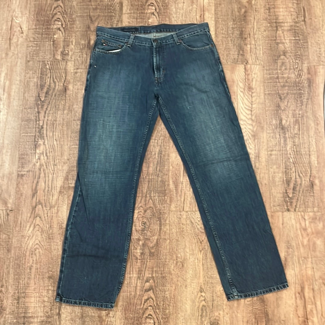 Tommy Hilfiger Jeans - 36” x 32.5”