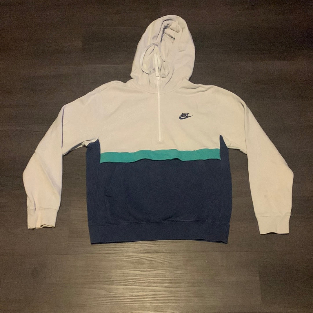 Nike Quarter Zip - Medium - 20” x 24.5”