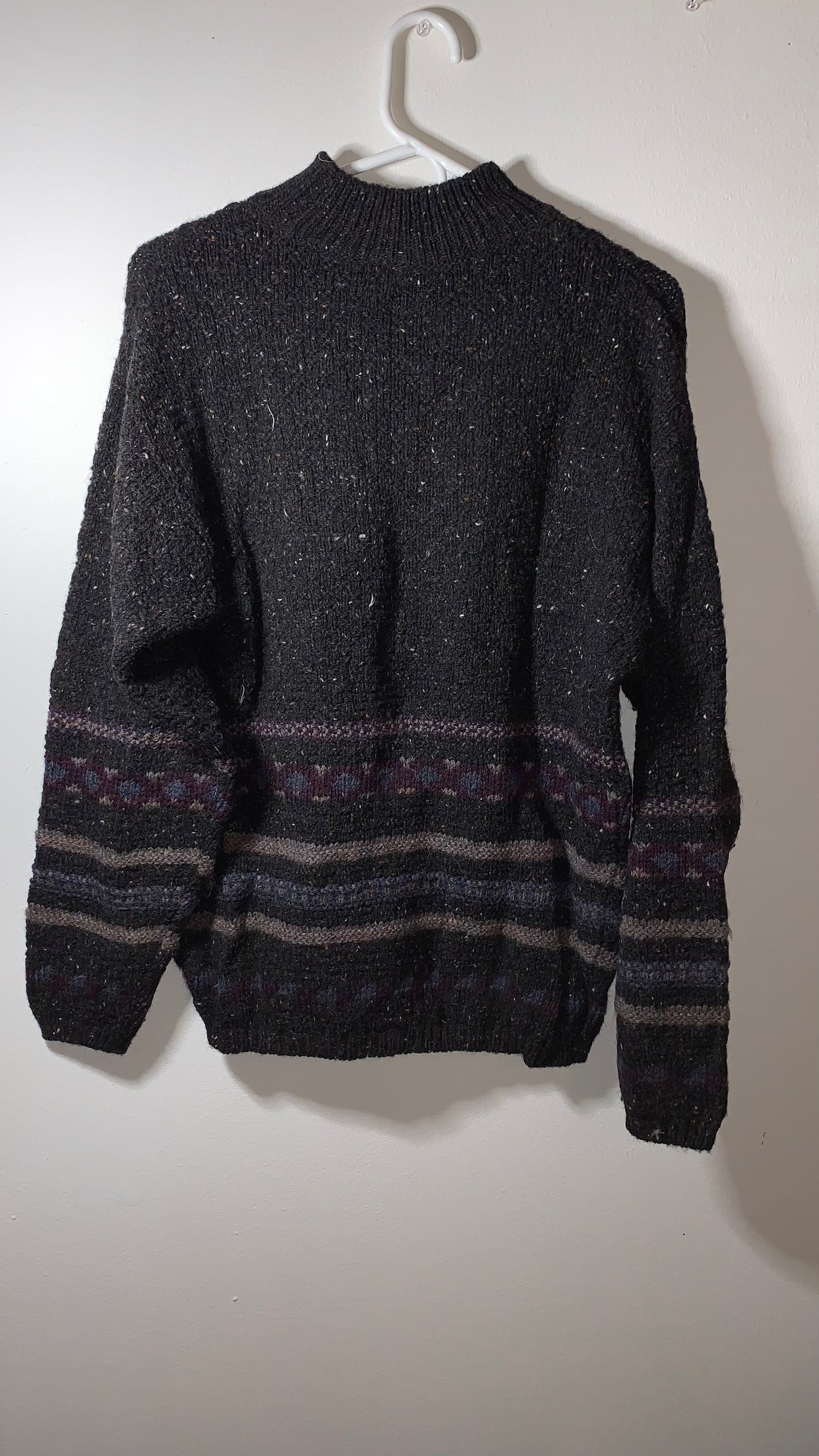 Bass Pure Wool Made in Scotland Sweater - Medium - 20.5” x 27”