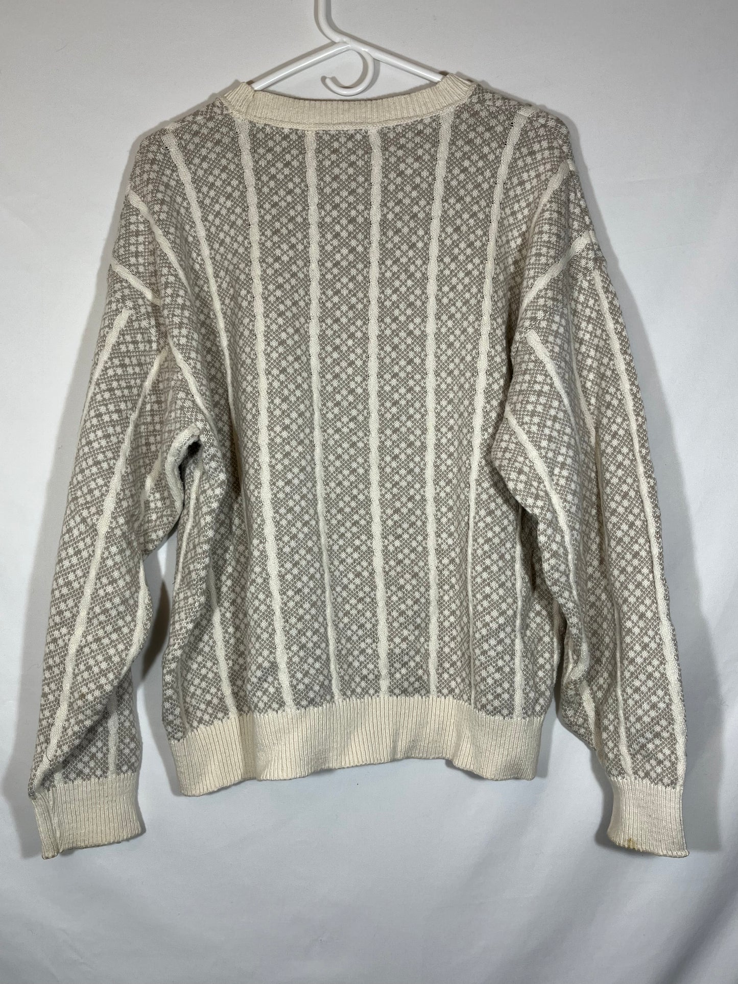 90's Claiborne Sweater - Large - 22” x 24.5”