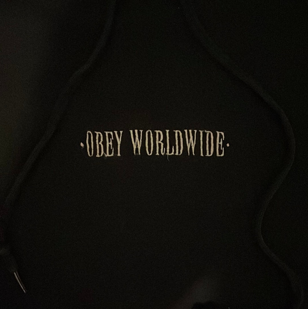 Obey Worldwide 连帽衫 - XL 号 - 25 英寸 x 27 英寸