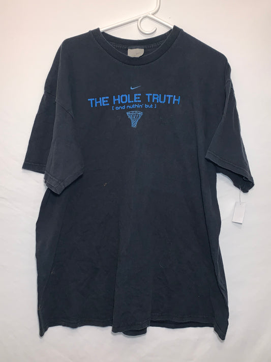 Camiseta Nike Center Swoosh The Hole Truth - XL - 24" x 28.5"