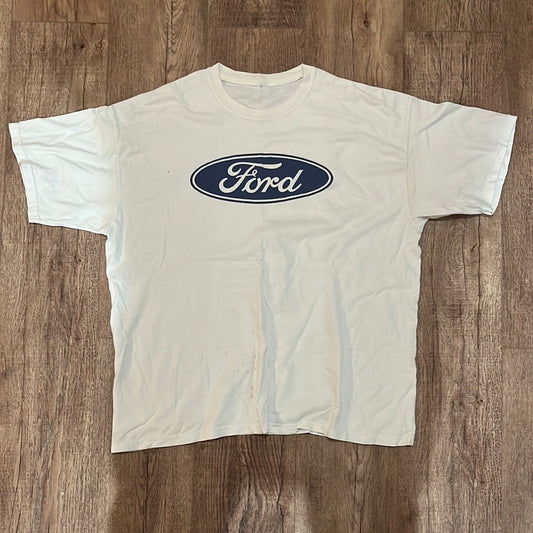 Camiseta Ford - 23.5” x 26.5”