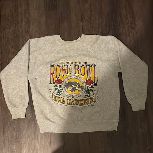 90's Rose Bowl Iowa Hawkeyes Crewneck - 23.5” x 23.5”