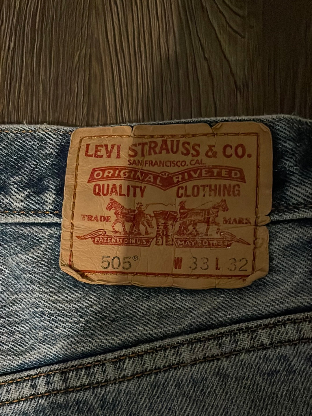 Levi 505 - 33” x 32”