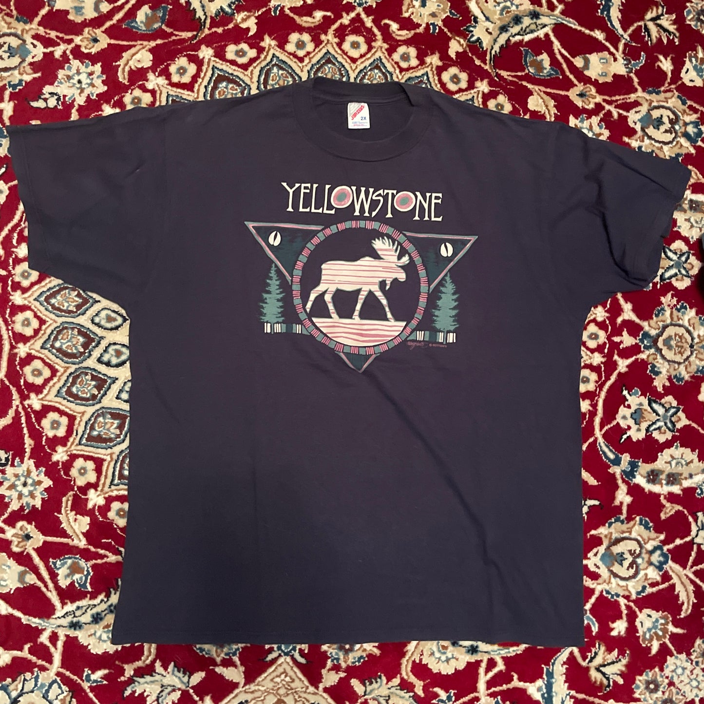 90's Yellowstone Tshirt - 25" x 31"