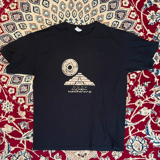 Teotihuacan Tshirt - 20" x 27"