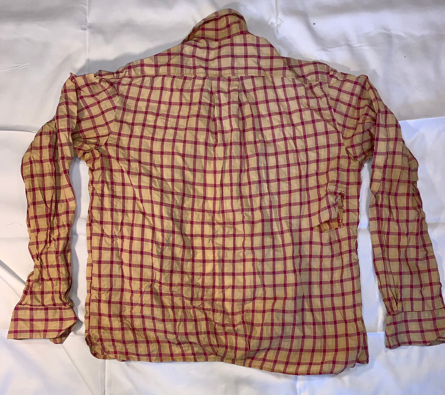 Camisa con cuello de lazo de los años 80 - Mediana - 20 "x 27"