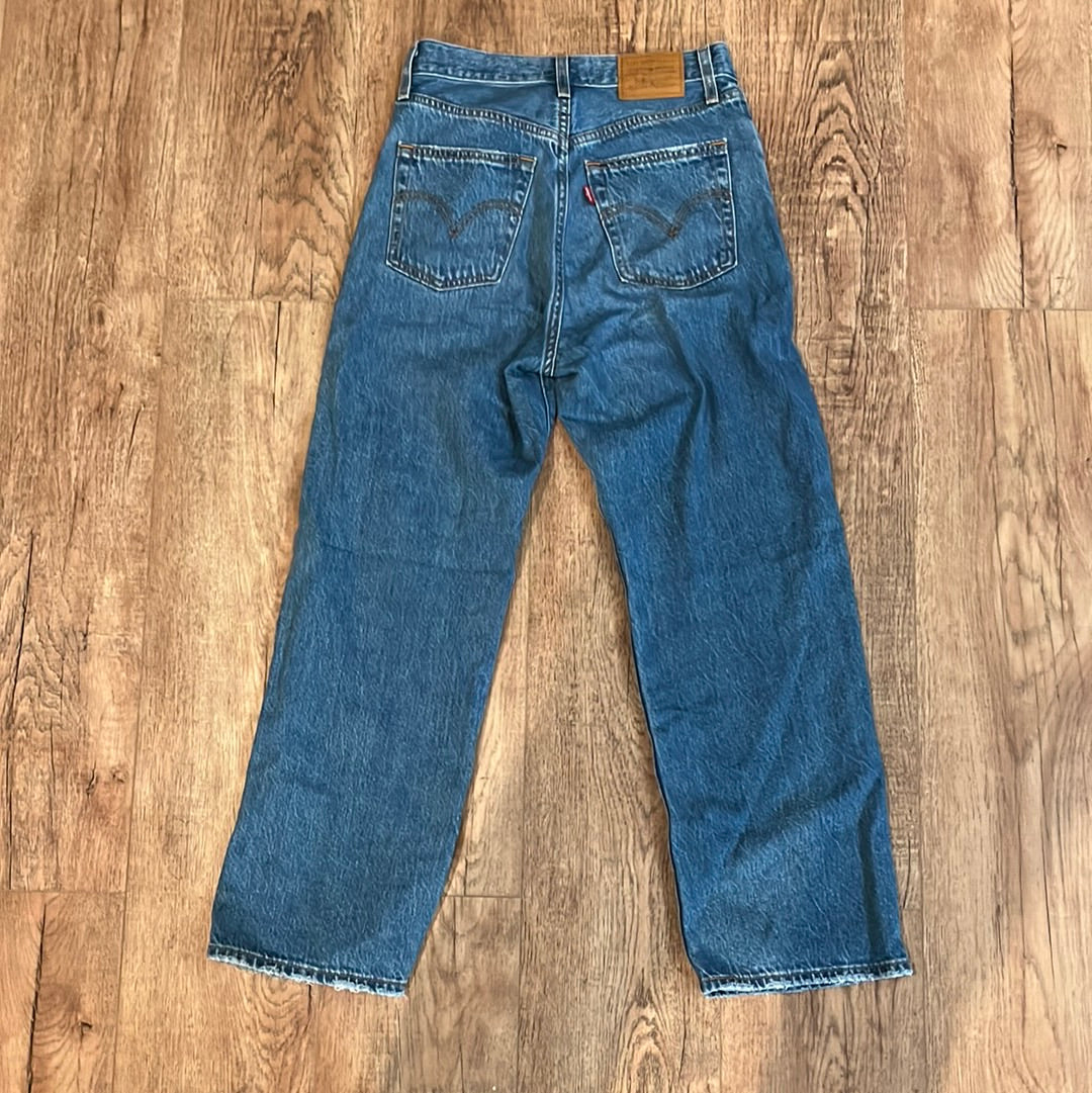 Levis 高级仿旧牛仔裤 - 25 英寸 x 26.5