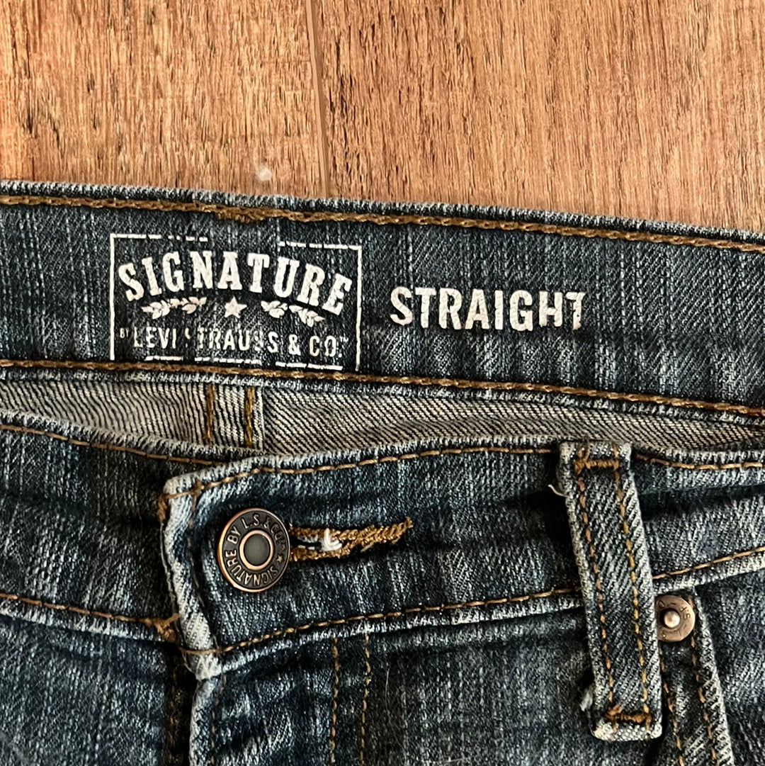 Levi Signature Straight Denim - 32” x 29”