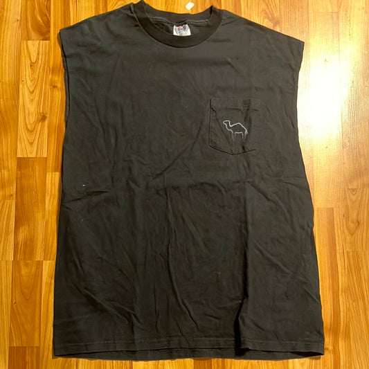 00's Camel Cutoff Tshirt - M 20” x 30”