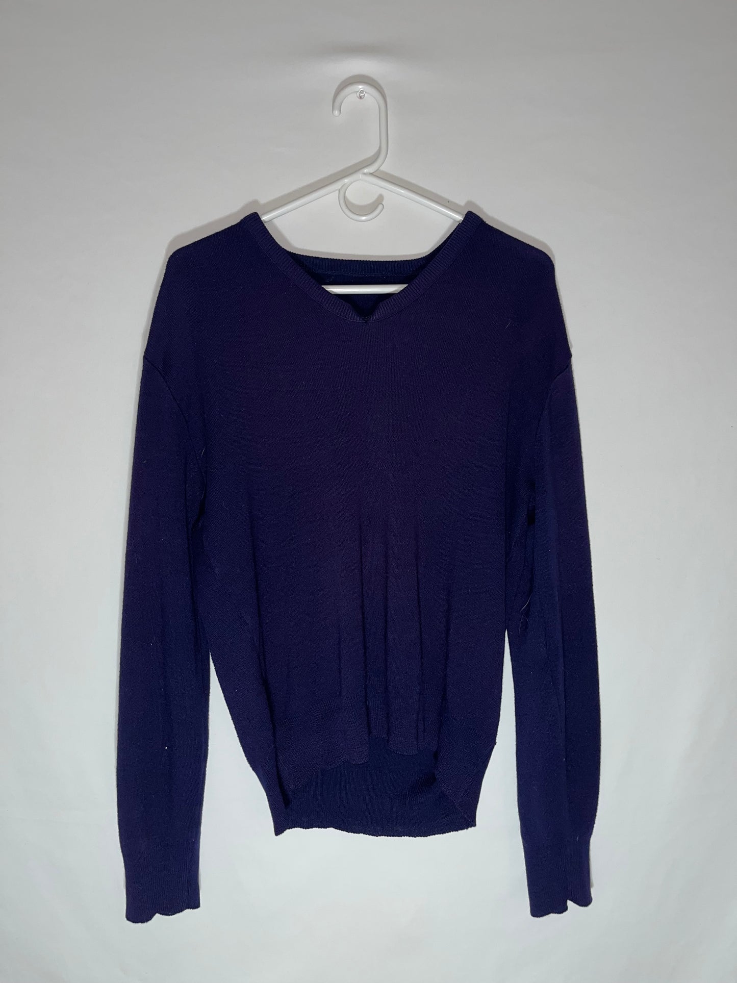 Navy V Neck Sweater - Large - 22.5” x 24”