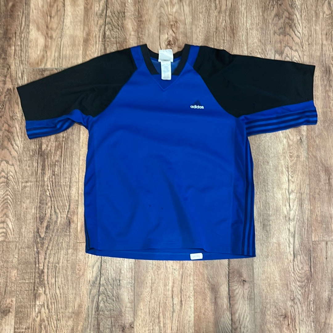 90's Adidas Tshirt - Large - 23” x 28”