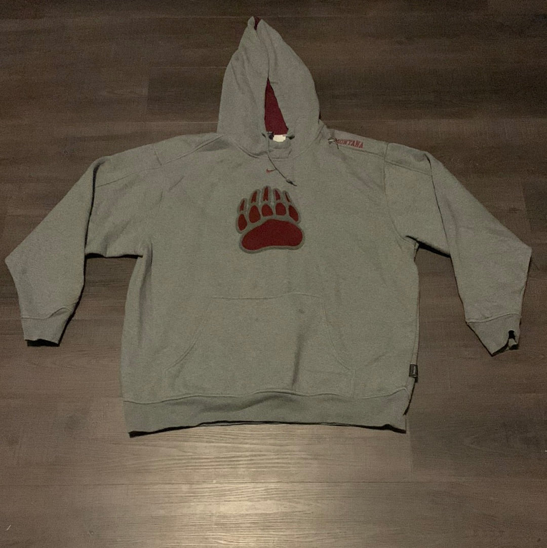 90/00's Paw Print Sweatshirt - 27” x 30.5”