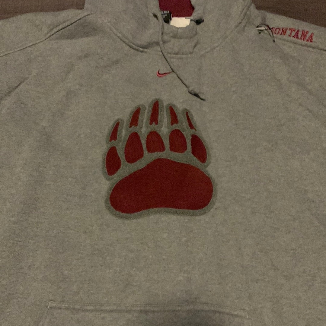 90/00's Paw Print Sweatshirt - 27” x 30.5”