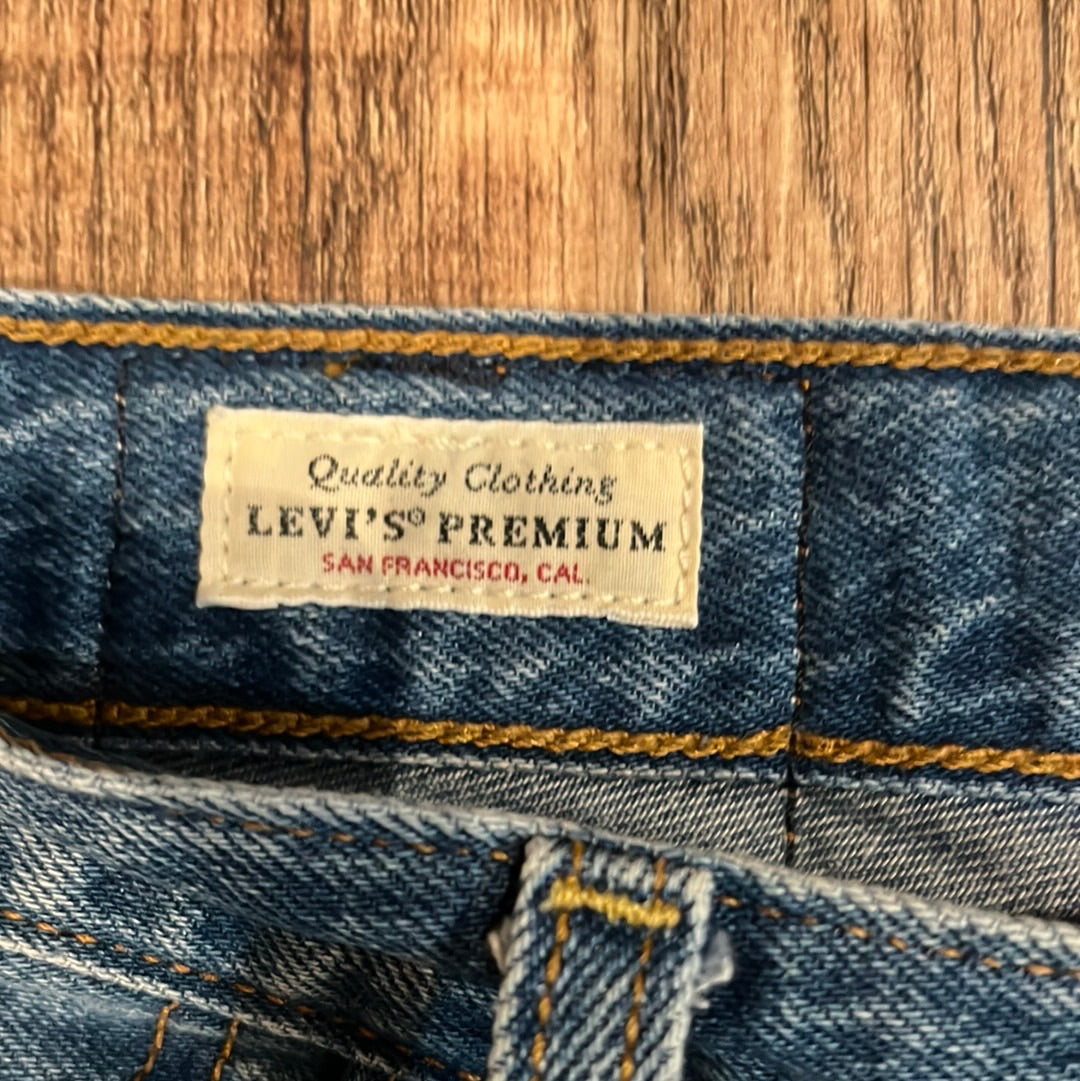 Levis 高级仿旧牛仔裤 - 25 英寸 x 26.5