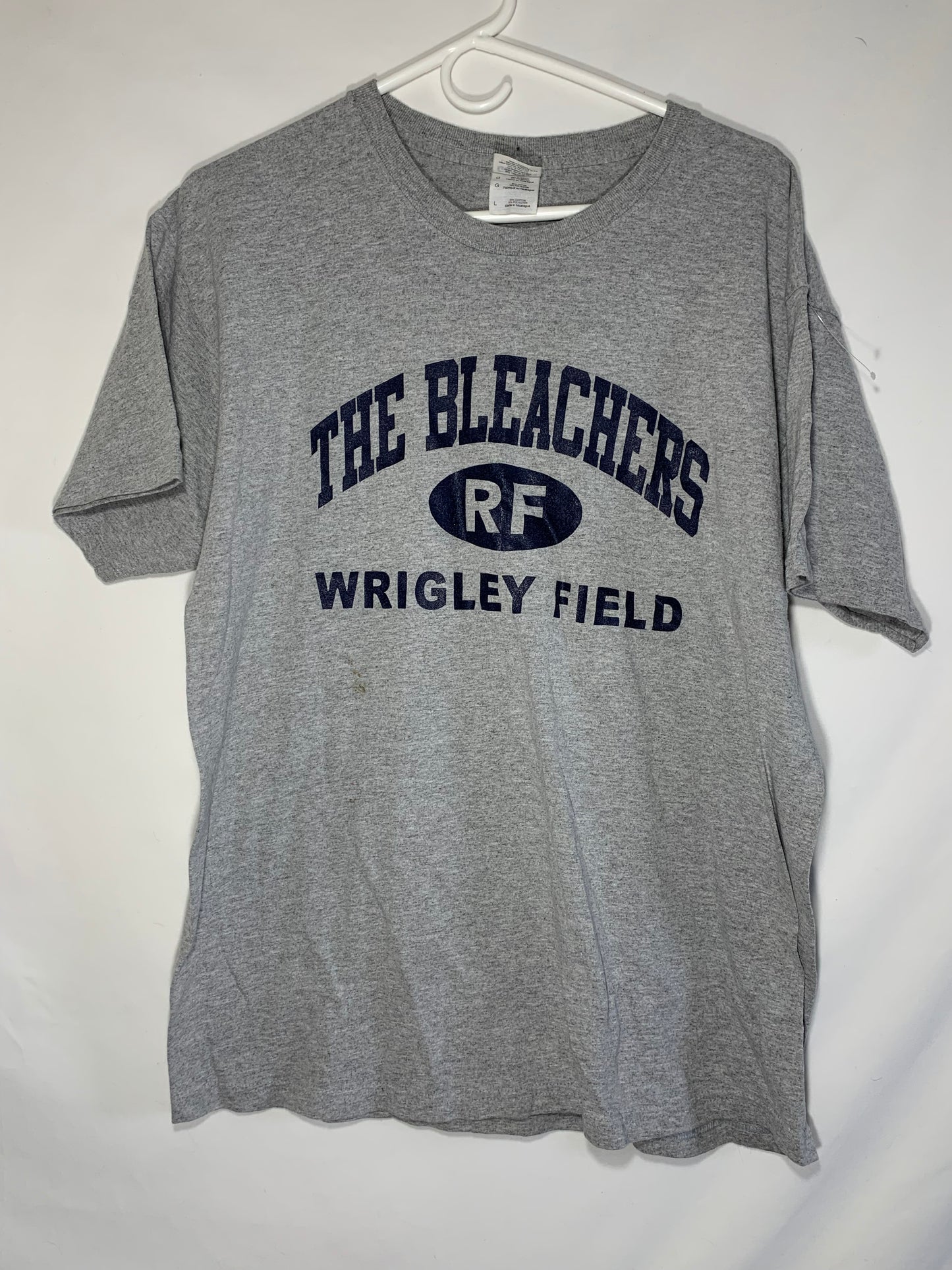 Gildan Wrigley Field Tshirt - Medium - 21” x 27”