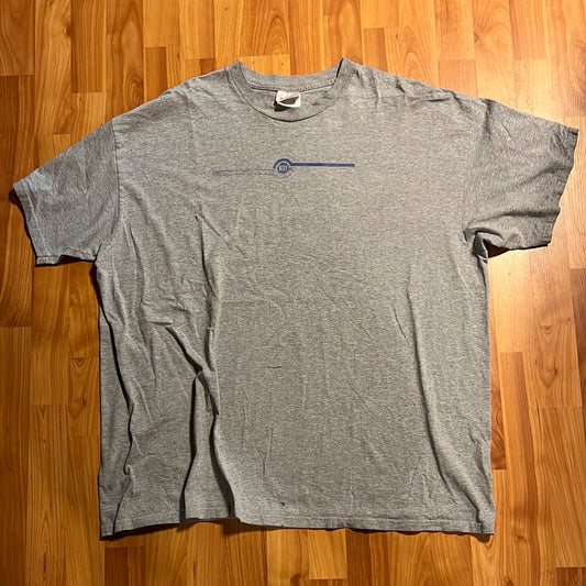 Camiseta Nike de los años 2000 - 26” x 30.5”