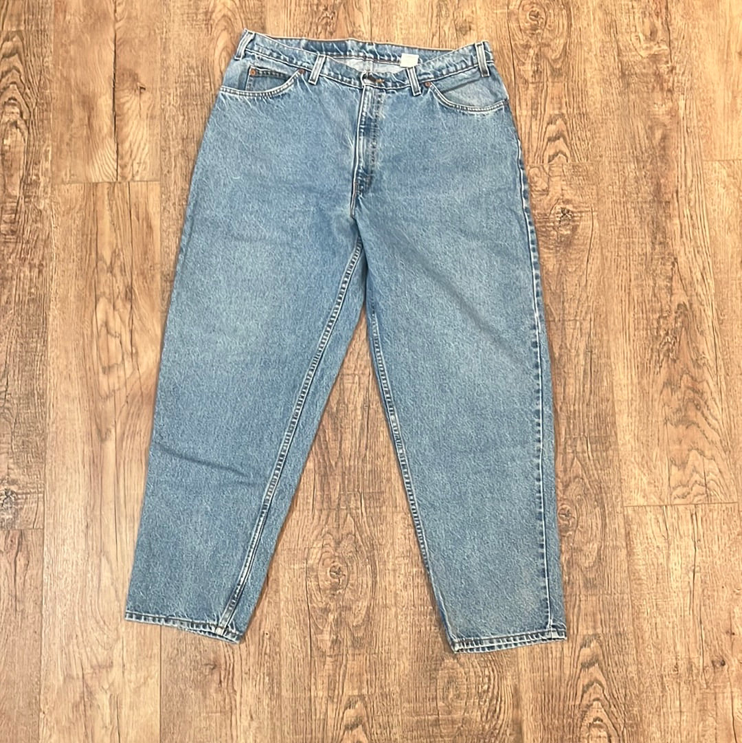 90 年代 Levi 560 - 36” x 30”