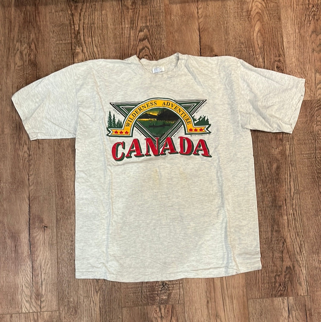 90's Canada Tshirt - 22” x 27”