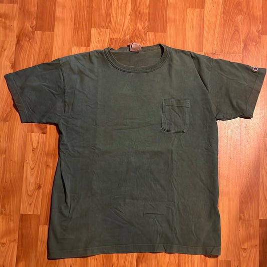 90's Champion Pocket Tshirt - L 21” x 27”