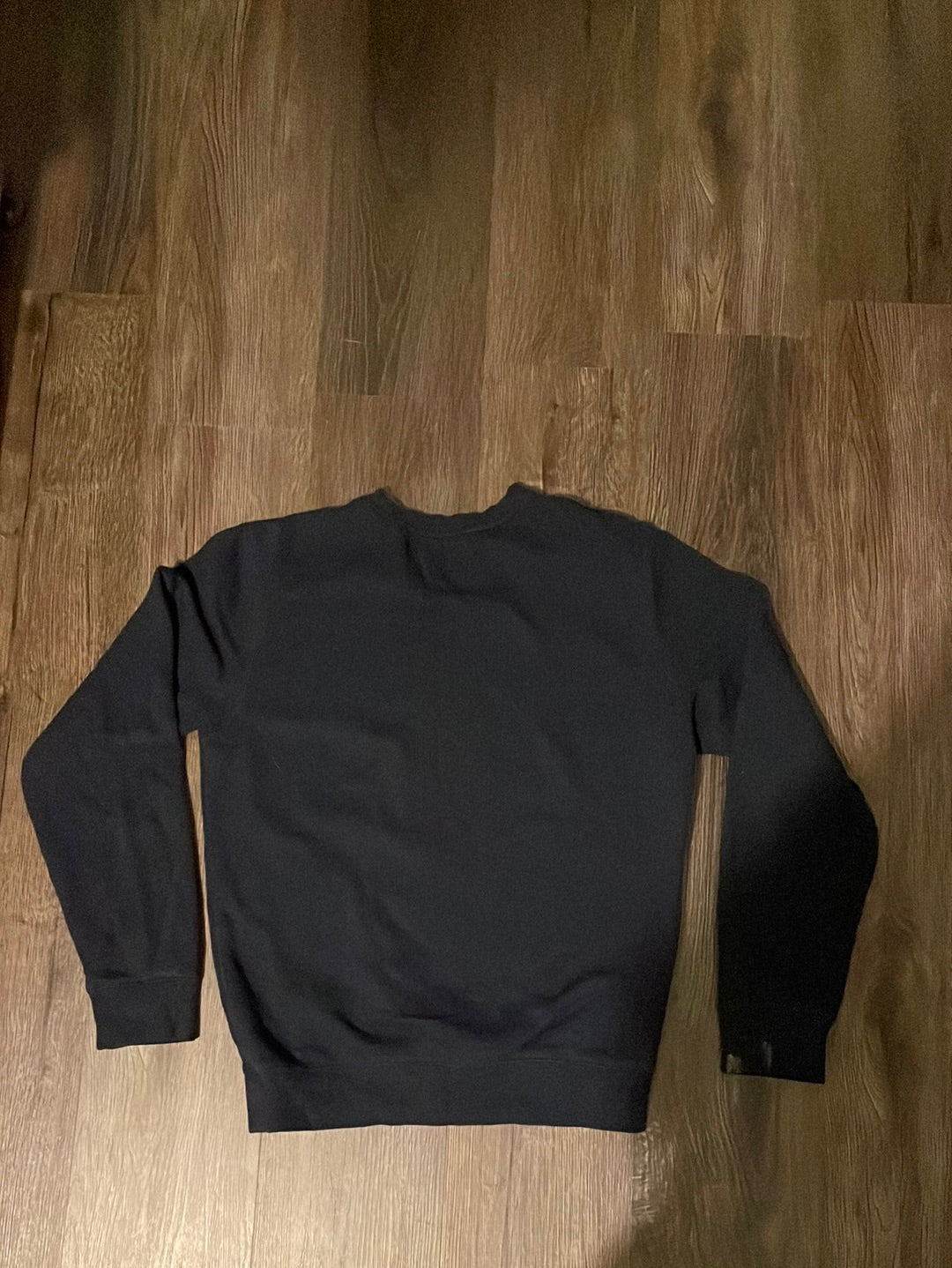 Everlast Crewneck - Medium - 20” x 24”