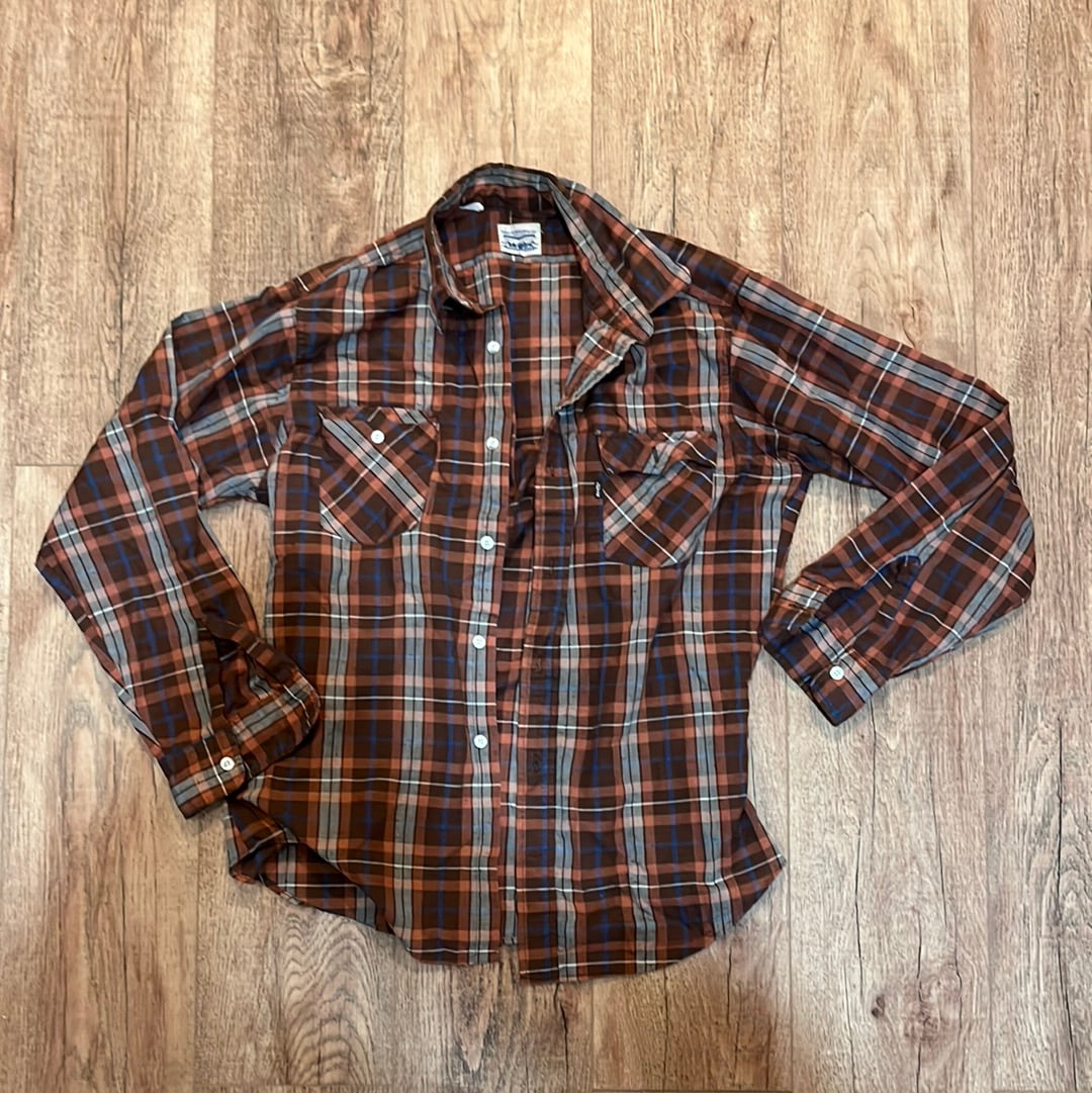 Levi Button Up - XLarge - 24” x 28.5”