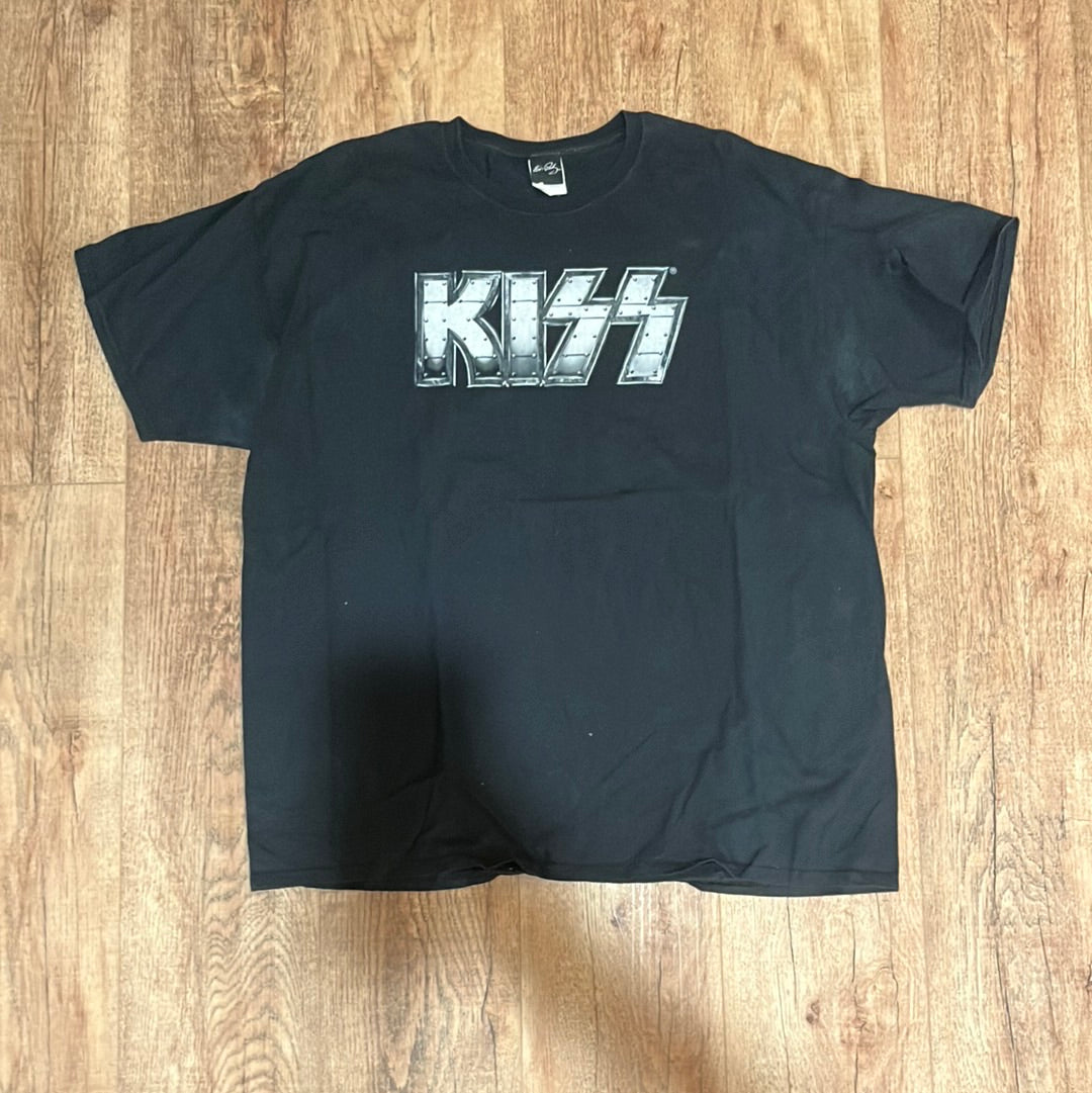 Kiss Tshirt - Large - 23.5” x 29”