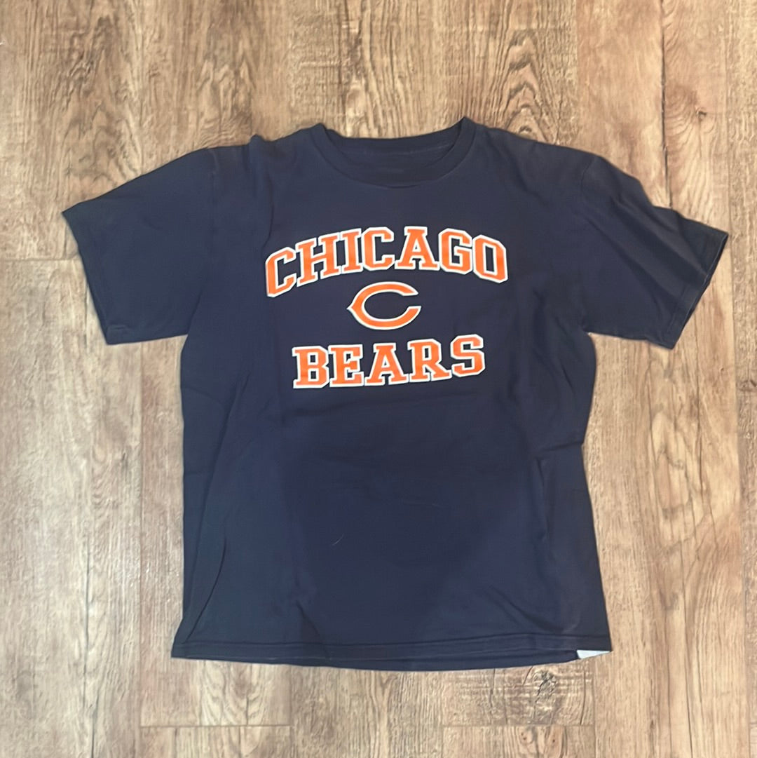 Chicago Bears Tshirt - Medium - 21” x 27”