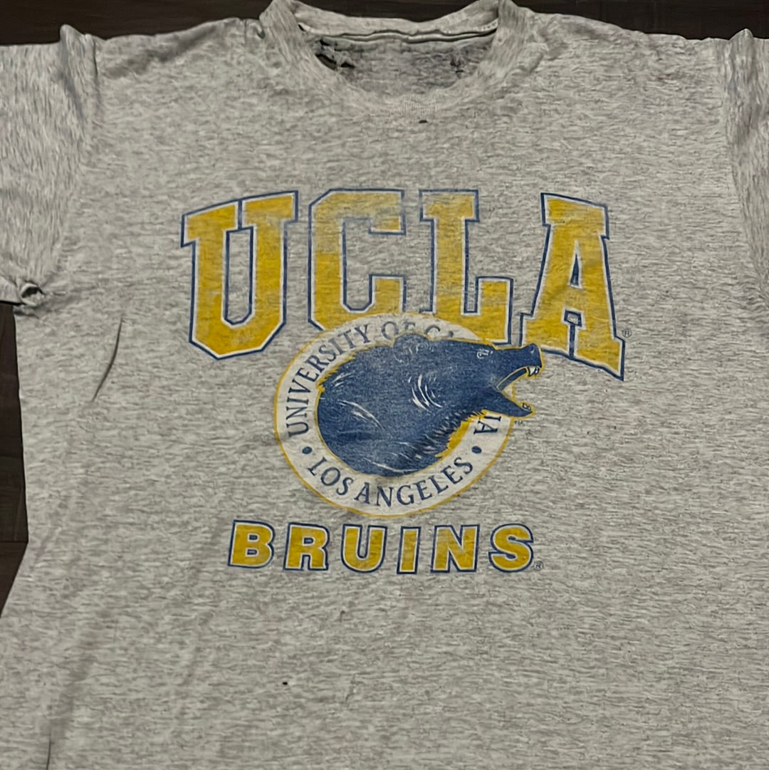 80's Distressed UCLA Bruins Tshirt - 21” x 28”