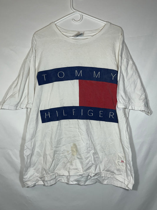 90 年代 Tommy Hilfiger T 恤 - 加大码 - 24 英寸 x 28 英寸