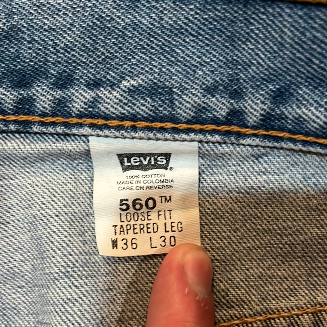 90's Levi 560 - 34” x 30.5”