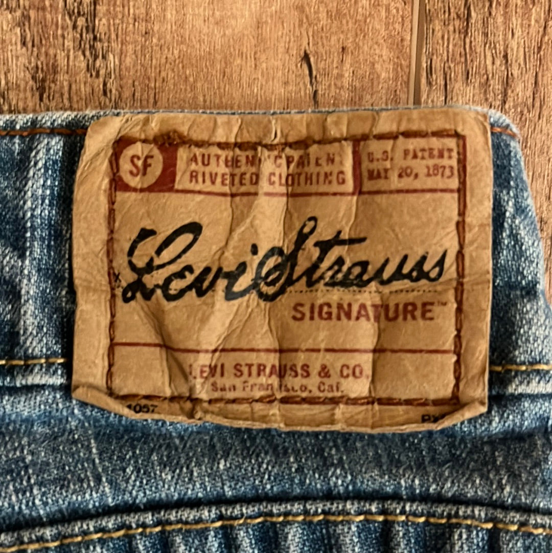 Levi Low Rise Bootcut Jeans - 30” x 31”