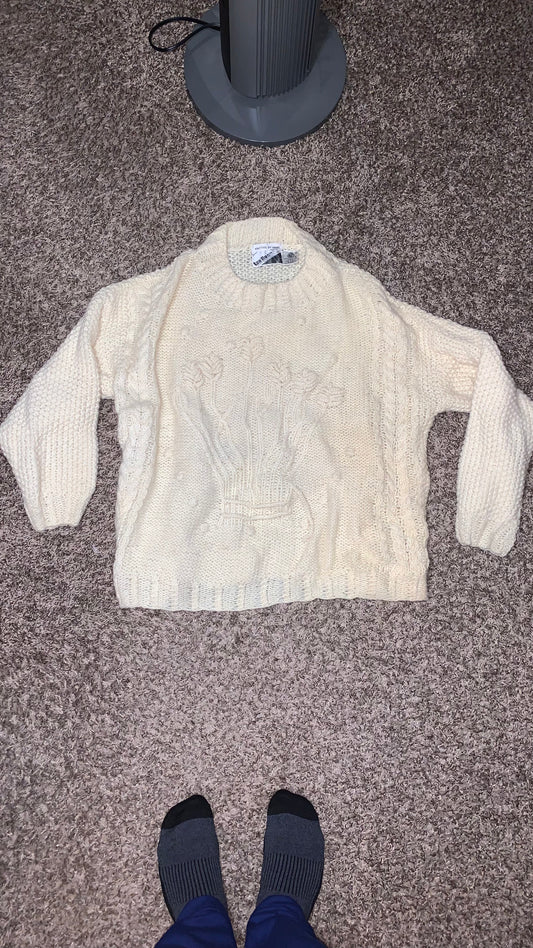 80's Hand Knitted Flower Sweater - Large - 23” x 22.5”