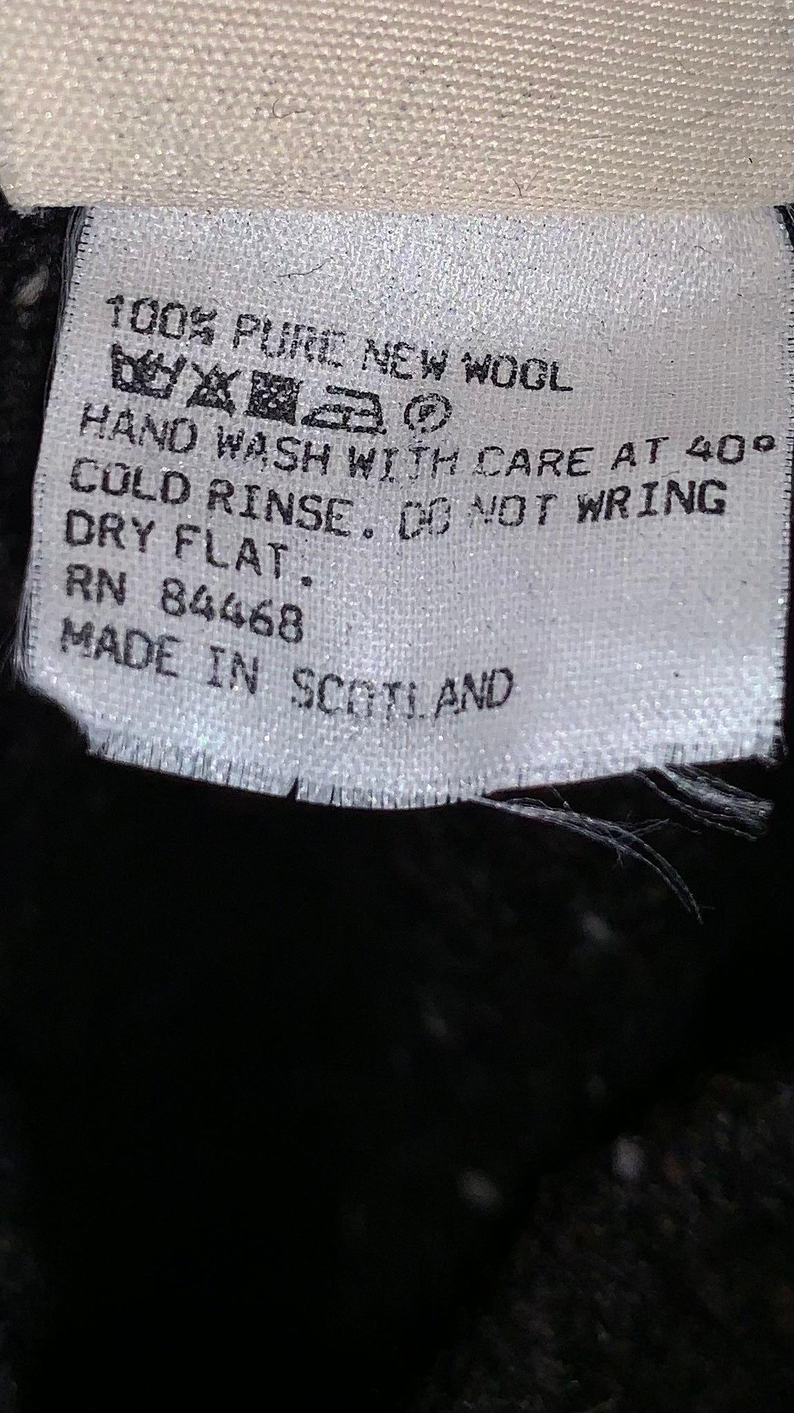 Bass Pure Wool Made in Scotland Sweater - Medium - 20.5” x 27”